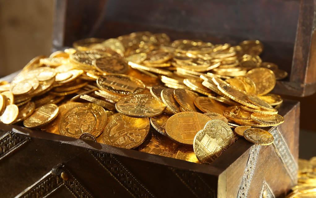 Sortiertes Altgold und Schmuck